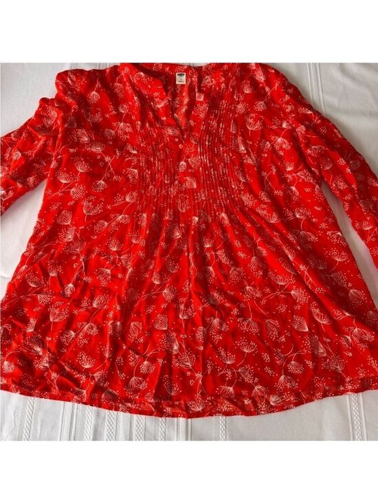 Old Navy Tops - Red / orange Floral Women's Top